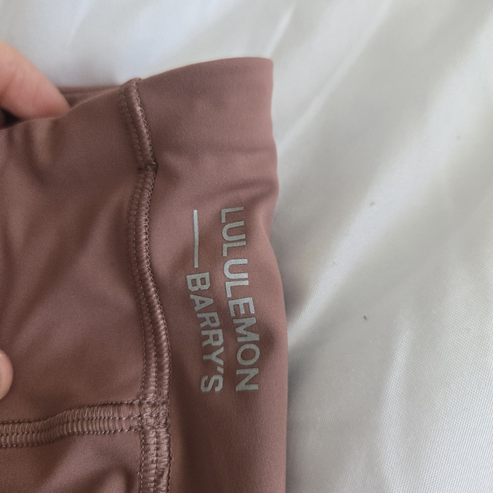 Lululemon Barrys Women's Mauve Shorts - Picture 6 of 6